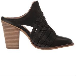 ⚡CLEAR OUT SALE⚡Report woven mules